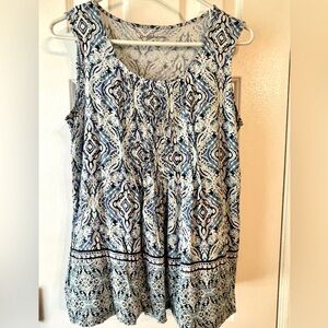 Blue and White Patterned Sleeveless Top